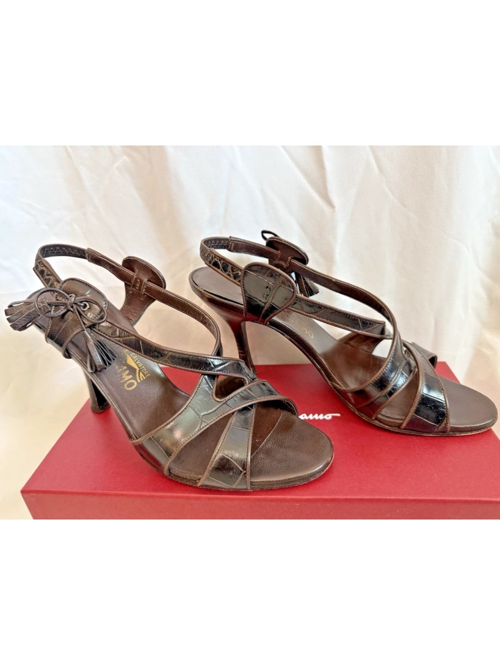 Salvatore Ferragamo Brown Embossed Leather Sandal Heels - Size 9 B - Picture 2 of 8